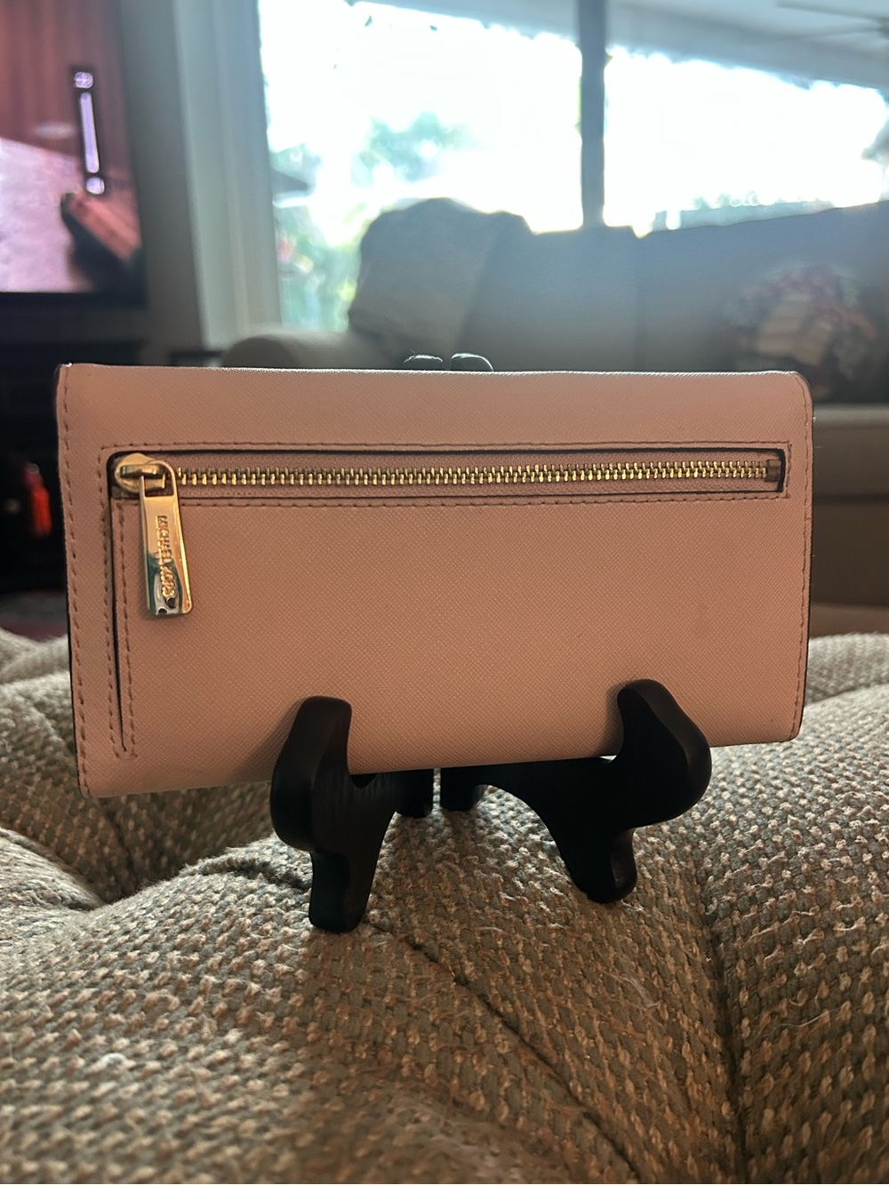 EUC Michael Kors Jet Set Travel Large Trifold Signature PVC Wallet Blush Color - Picture 4 of 11